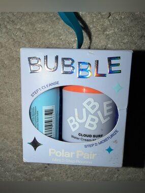 Bubble Polar Pair Skincare Set with White and Light Blue Packaging